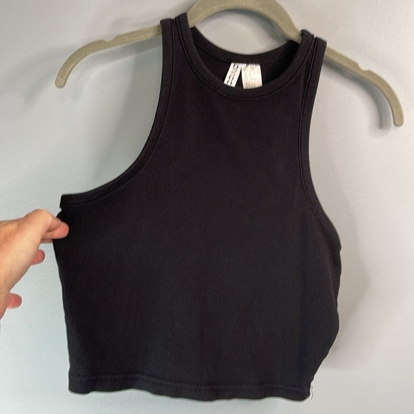 H&M Ribbed Racerback Tank Top Cropped Stretch Knit Basic Summer Base Size Medium - Picture 4 of 9